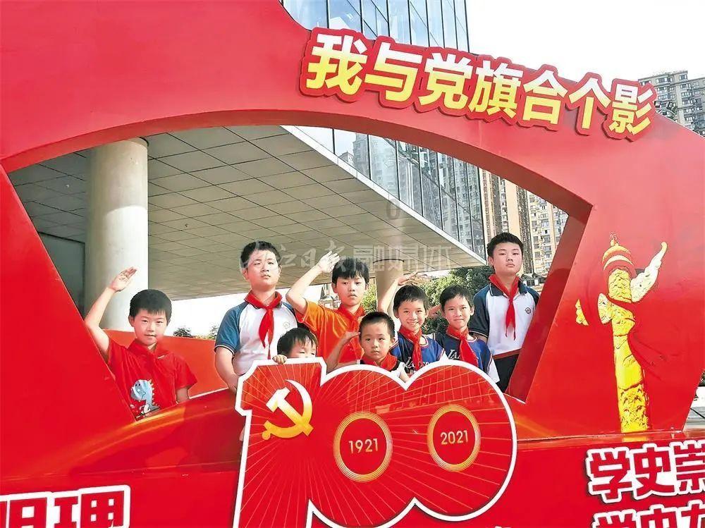 韩国一市场深夜发生重大火灾 227家店被烧毁